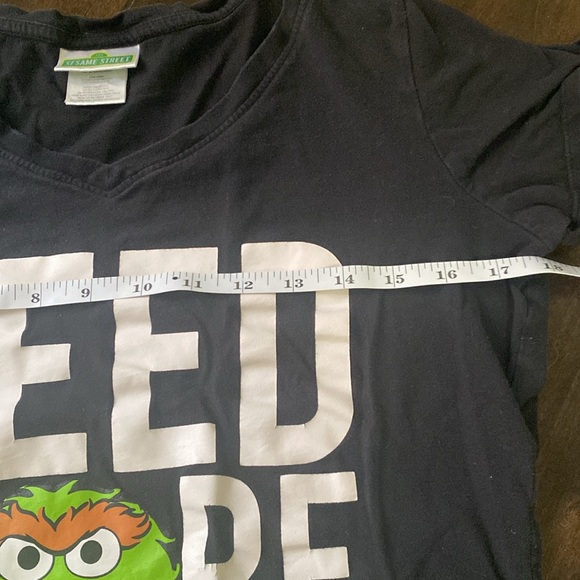 Sesame Street Oscar tshirt ladies small - Picture 5 of 5